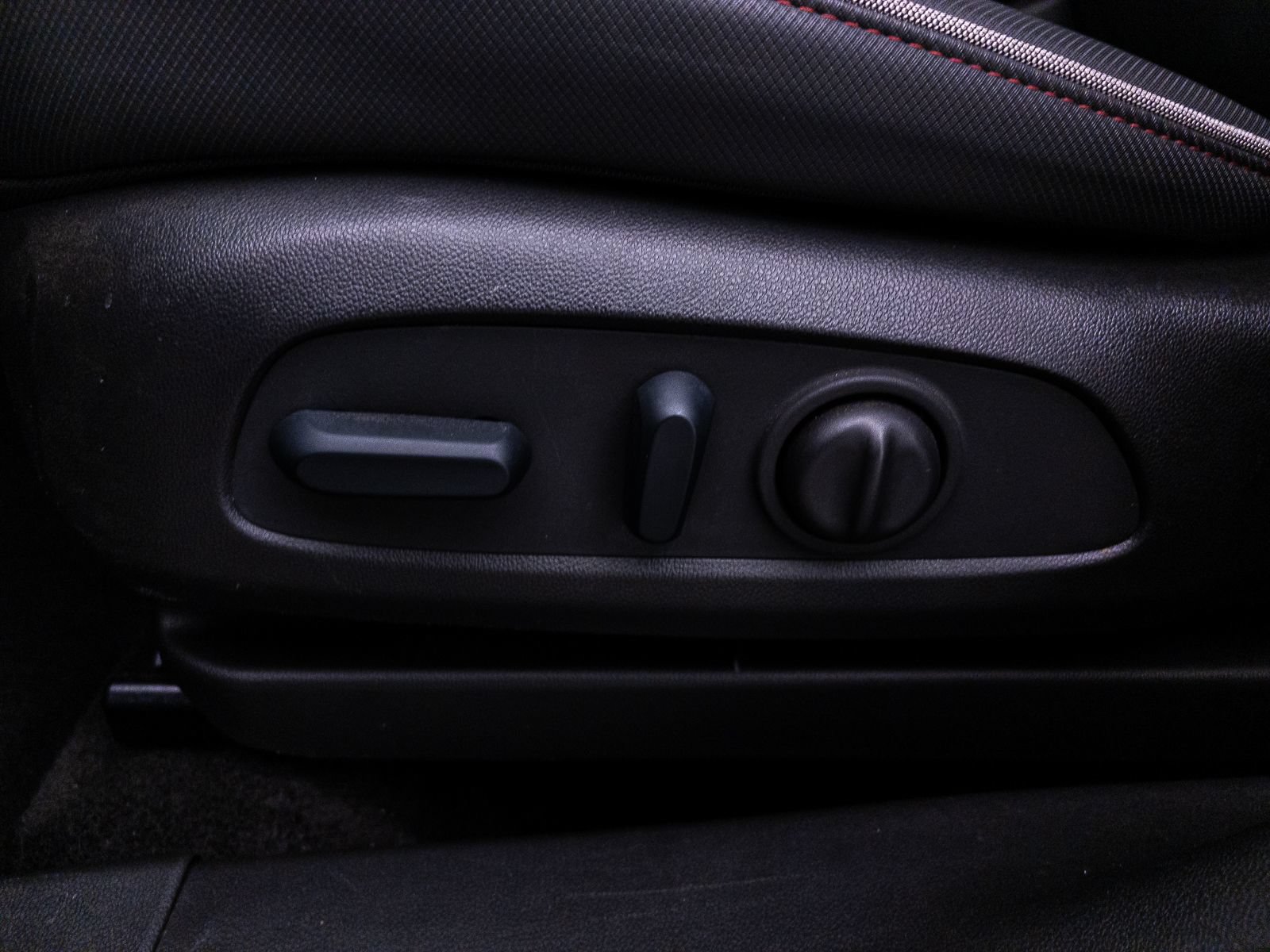 Used 2023 Chevrolet TrailBlazer RS FWD image 18