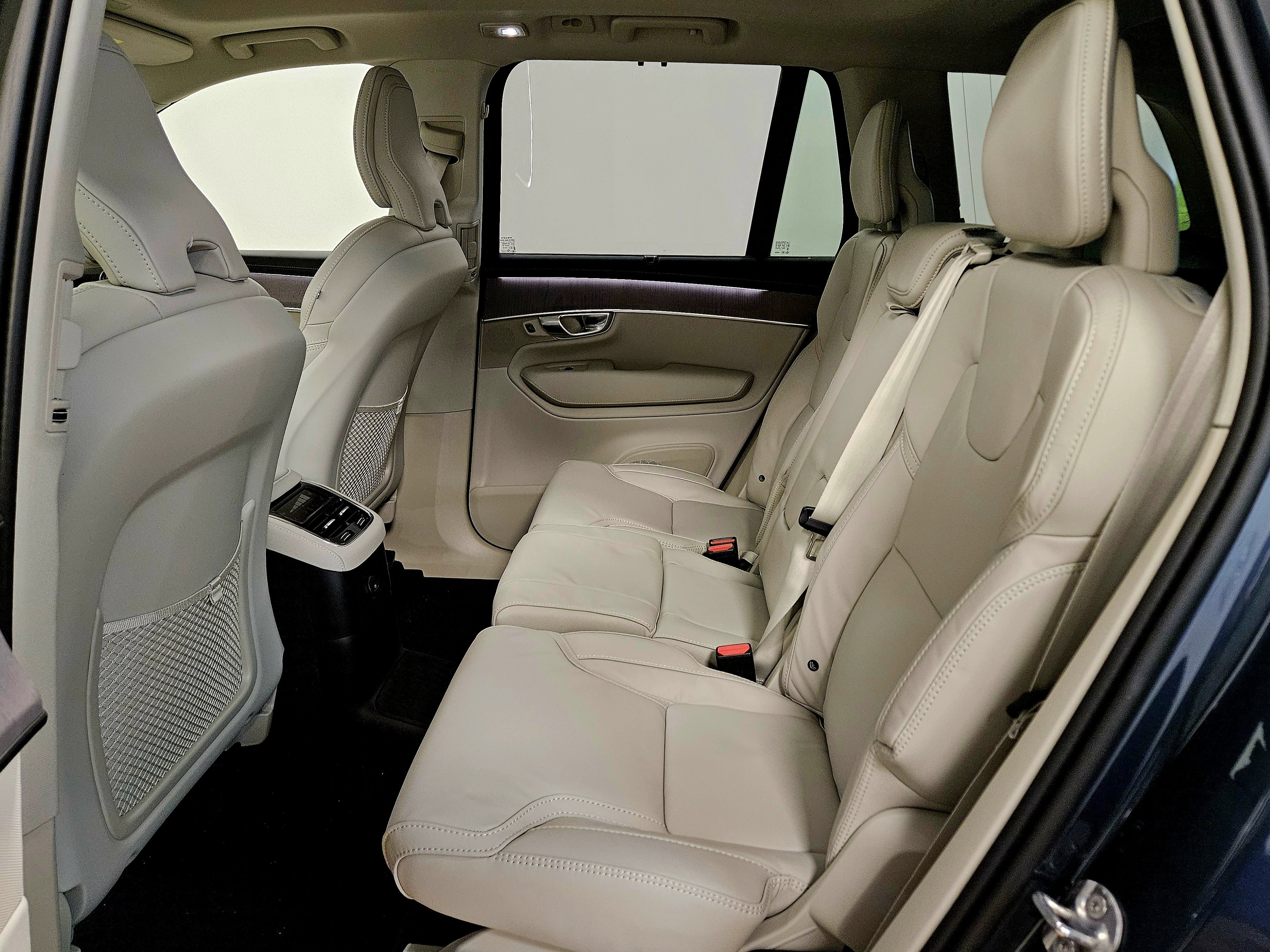 New 2026 Volvo XC90 T8 Ultra w/ Protection Package Premier image 12