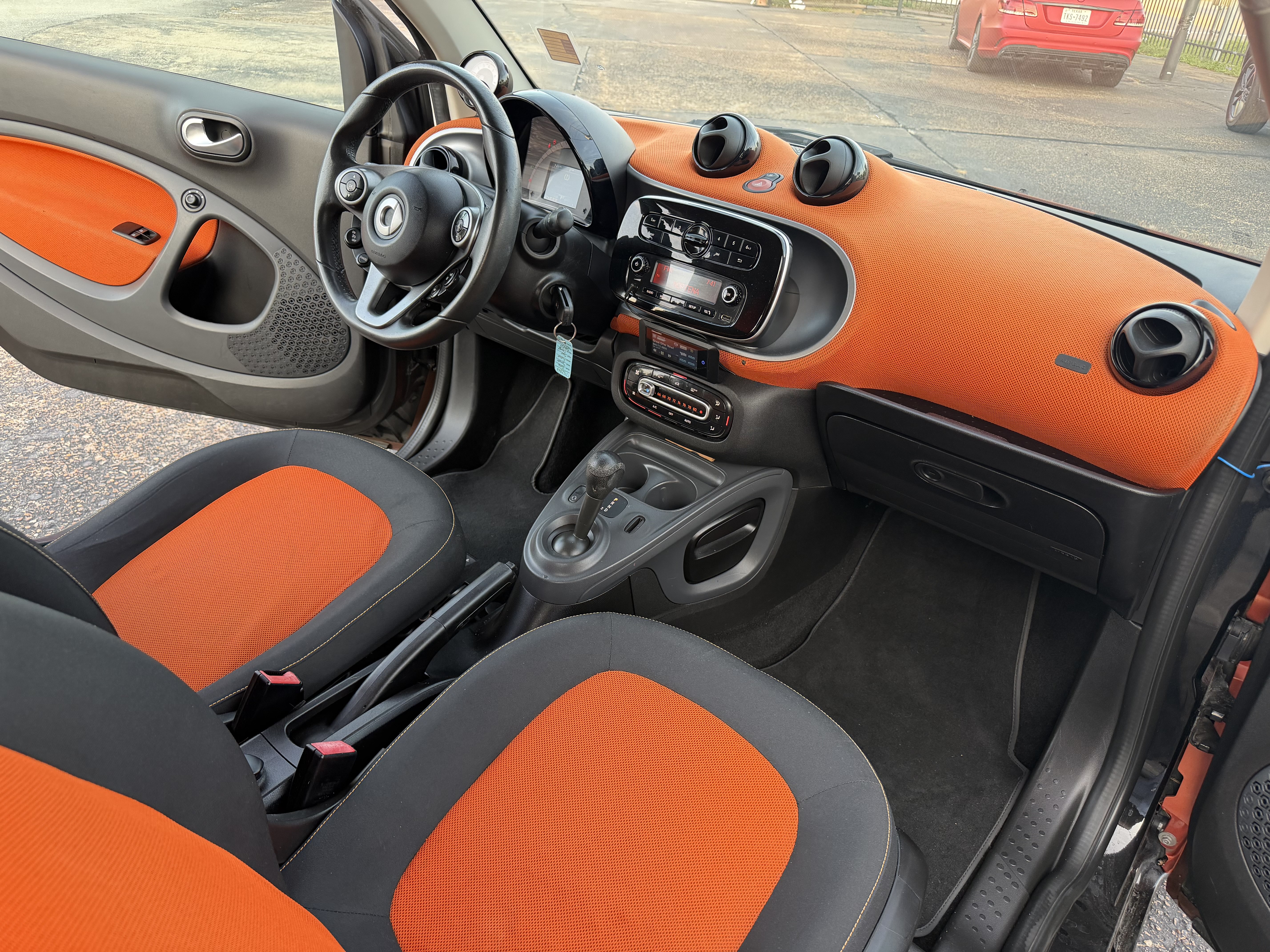 Used 2016 smart fortwo passion RWD image 20