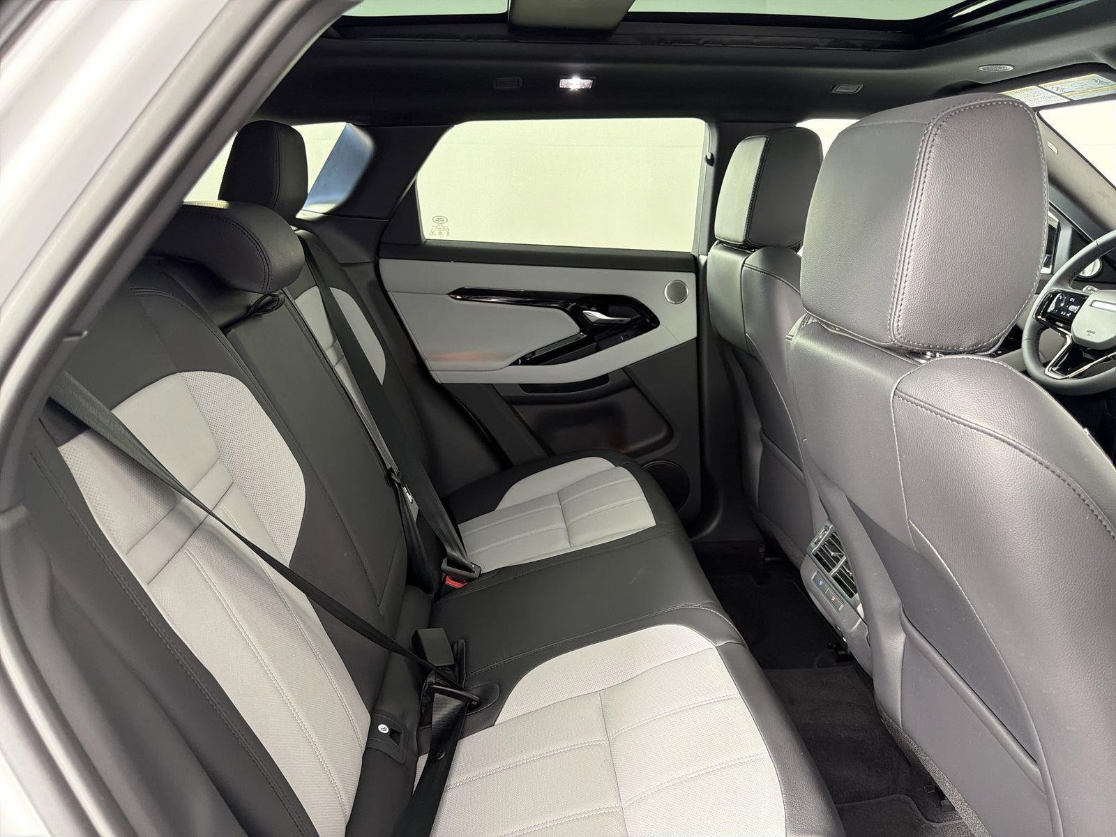 New 2026 Land Rover Range Rover Evoque Dynamic SE image 31