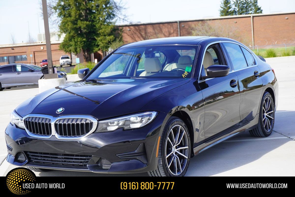 Used 2019 BMW 330i Sedan w/ Driving Assistance Package image 1