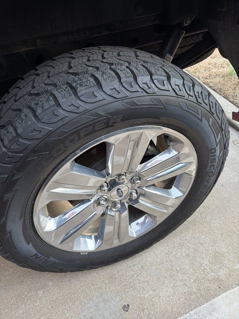 Used 2020 Ford F150 Lariat w/ Equipment Group 502A Luxury image 14