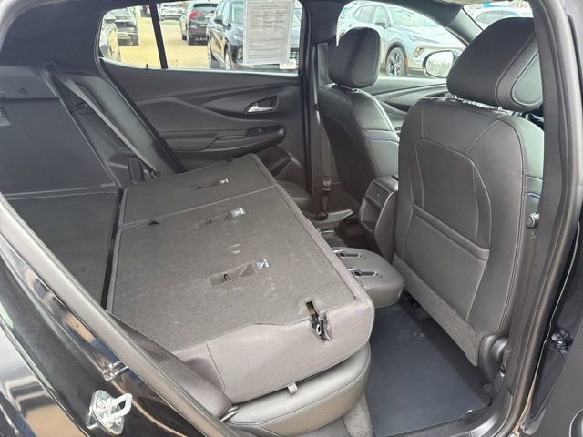 Used 2025 Buick Envista Sport Touring image 40