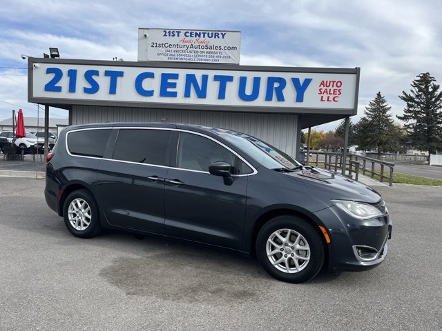 Used 2020 Chrysler Pacifica Touring w/ Advanced Safetytec Group