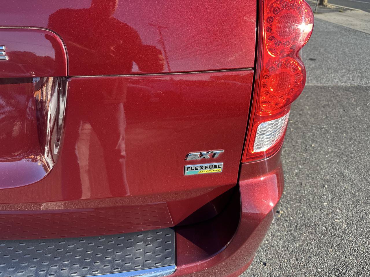 Used 2019 Dodge Grand Caravan SXT FWD image 25