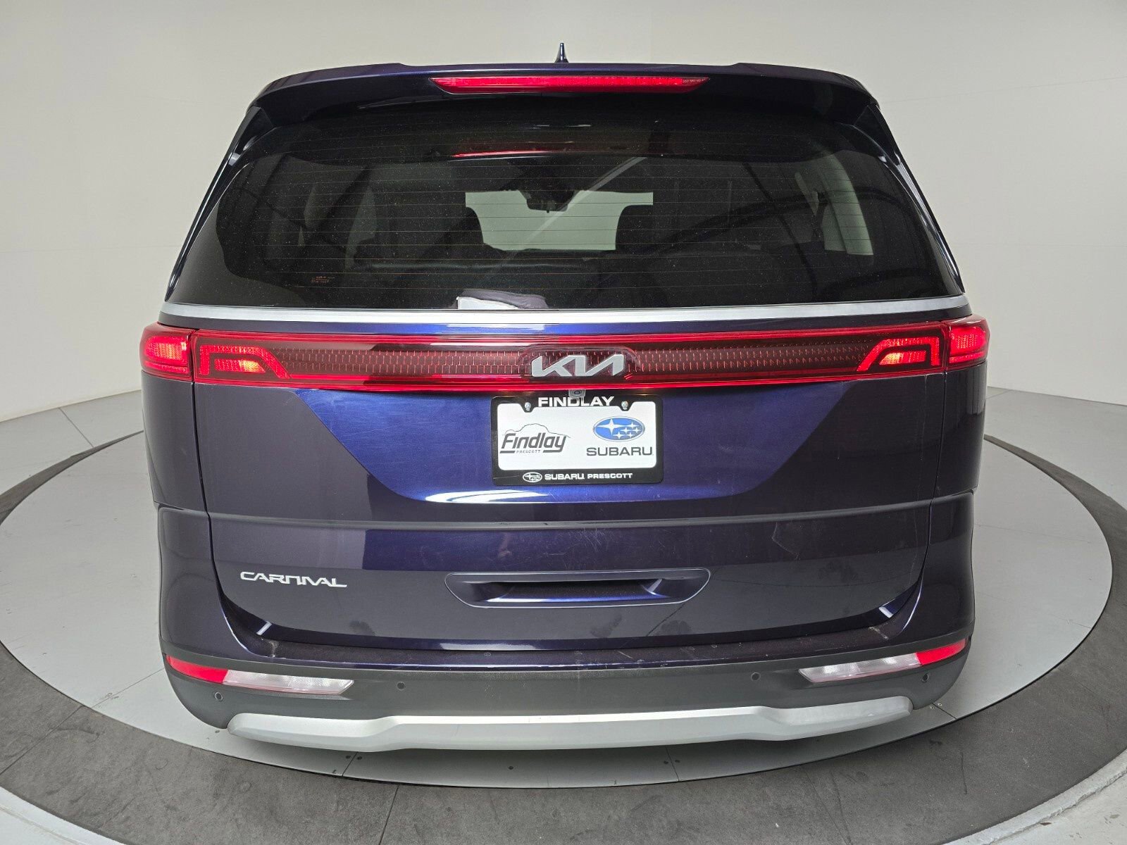 Used 2023 Kia Carnival LX image 4