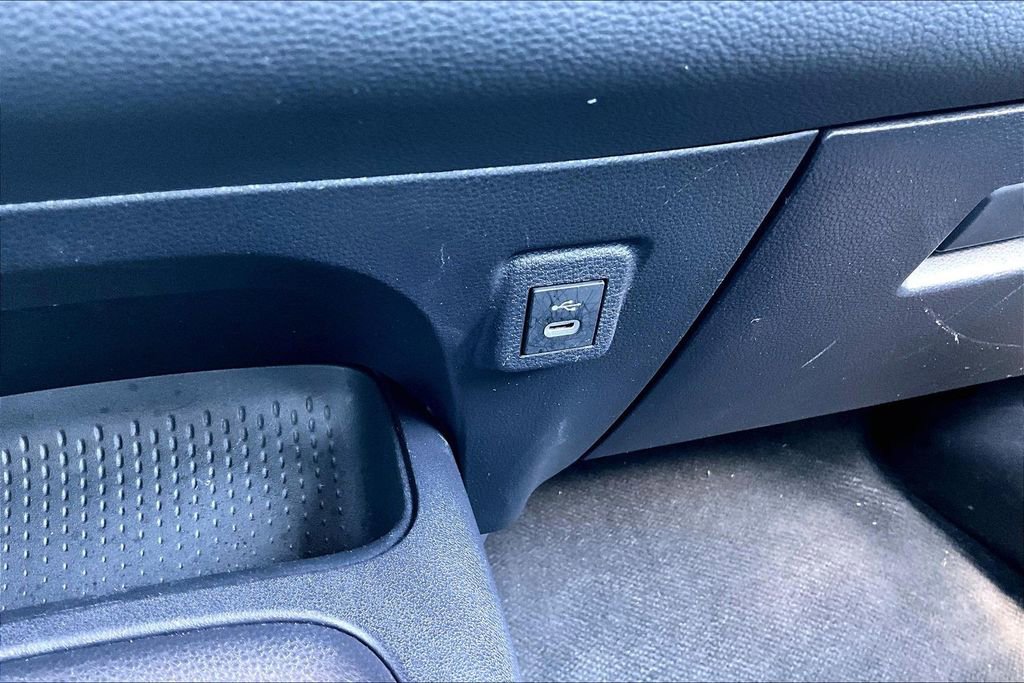 Used 2025 Toyota Corolla LE image 15