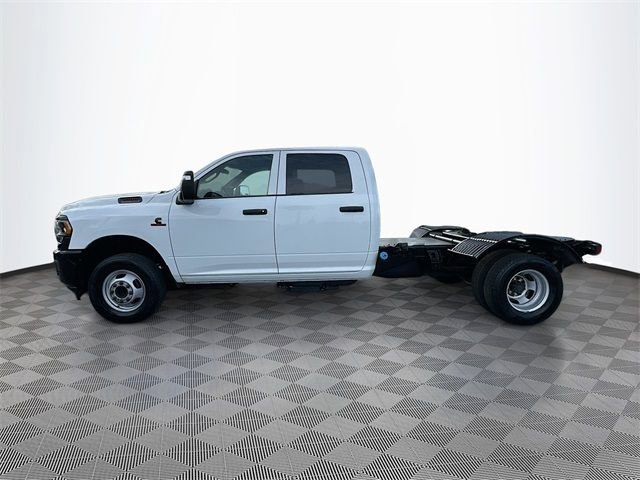 Used 2023 RAM 3500 Tradesman w/ Max Tow Package RWD image 4