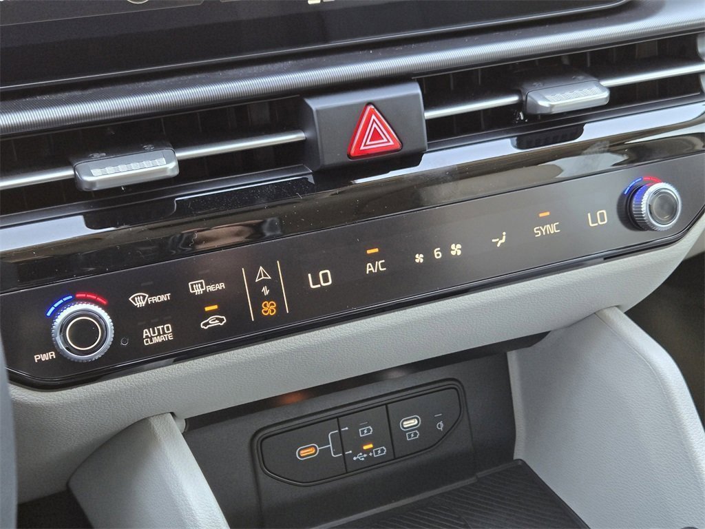 New 2026 Kia Sportage EX w/ EX Panorama Roof Package image 26