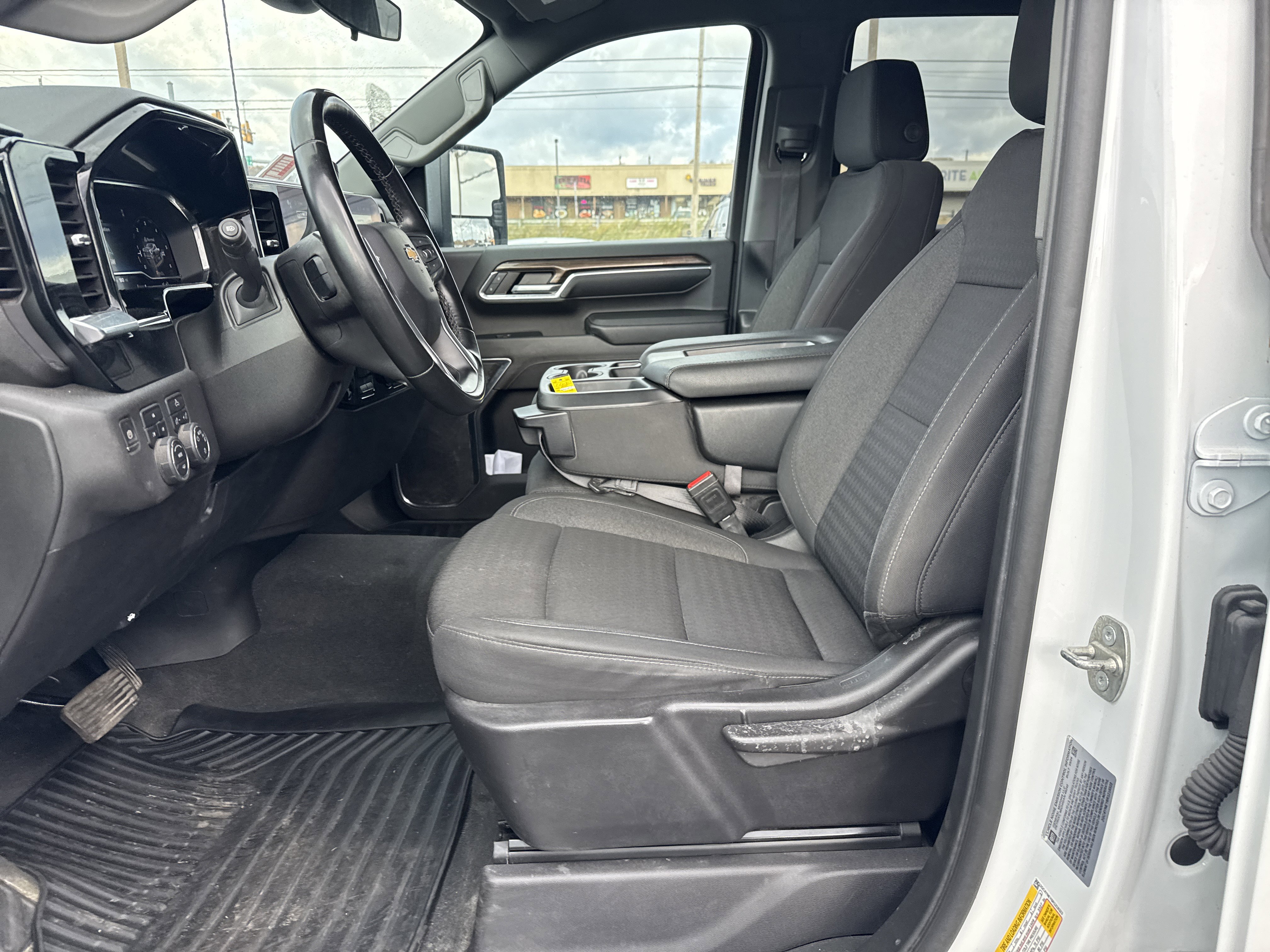 Used 2024 Chevrolet Silverado 2500 LT image 12