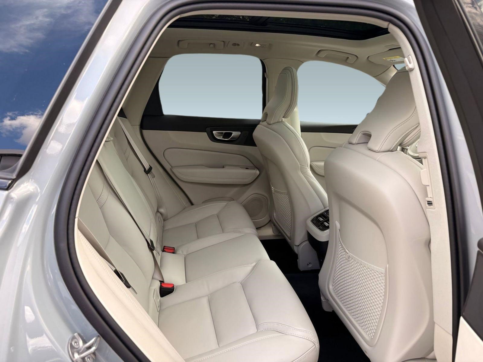 New 2026 Volvo XC60 B5 Ultra w/ Climate Package image 26