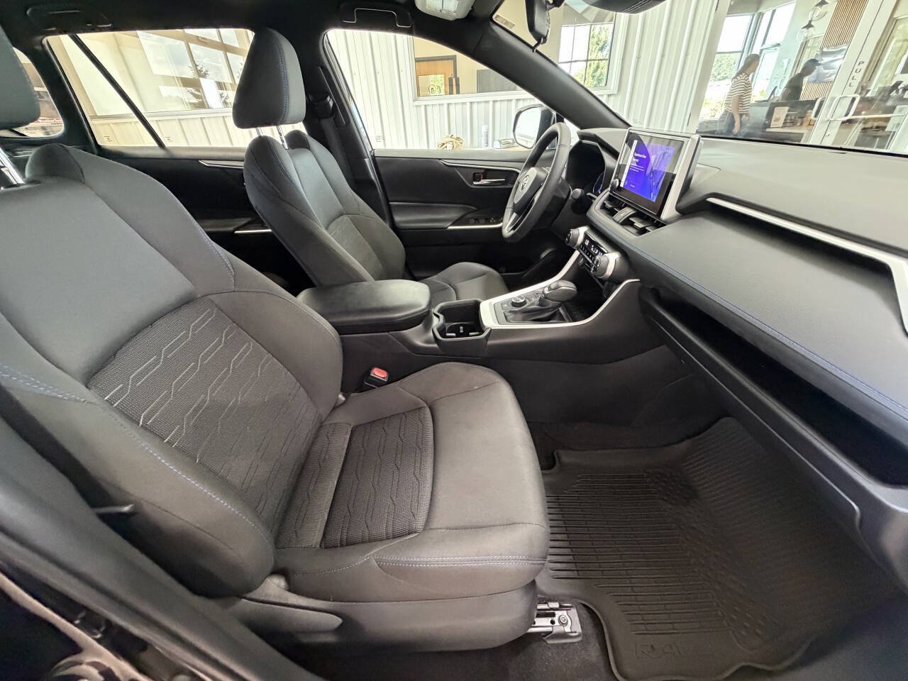 Used 2024 Toyota RAV4 SE AWD/4WD image 33
