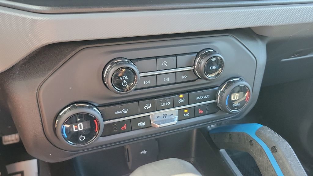 Used 2023 Ford Bronco Black Diamond image 21