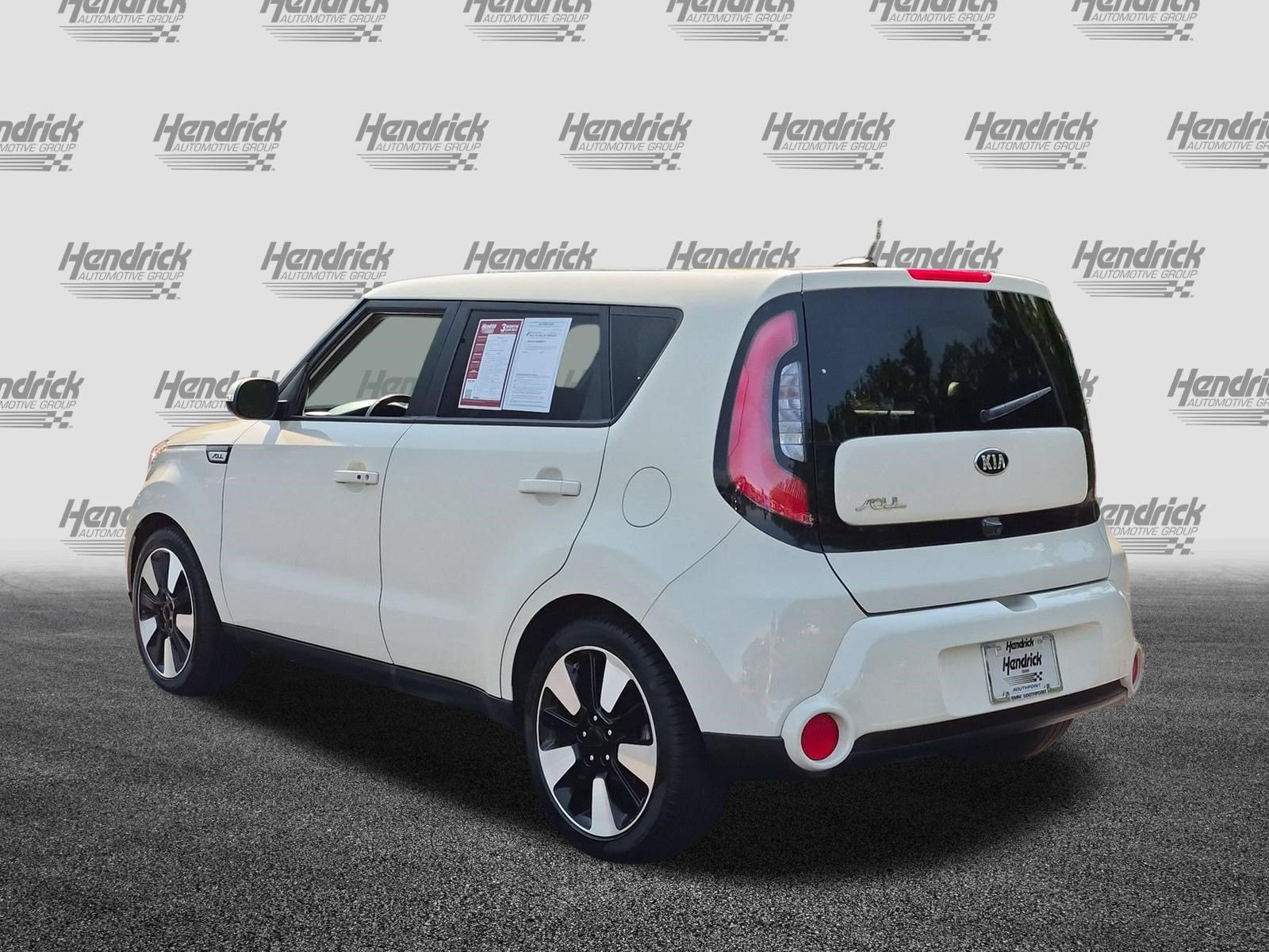 Used 2015 Kia Soul ! w/ Sun & Sound Package FWD image 8