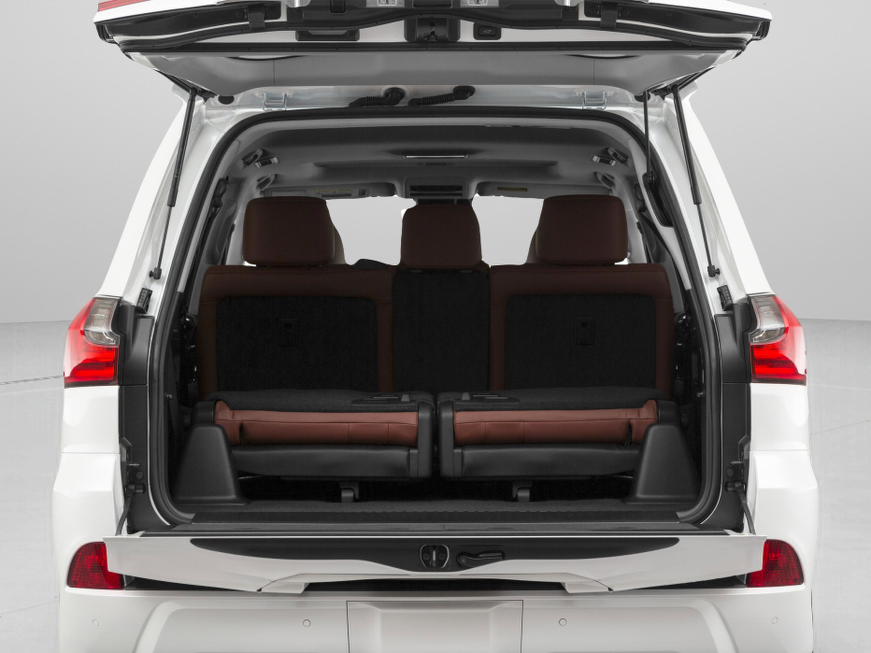 Used 2021 Lexus LX 570 4WD w/ Luxury Package image 42