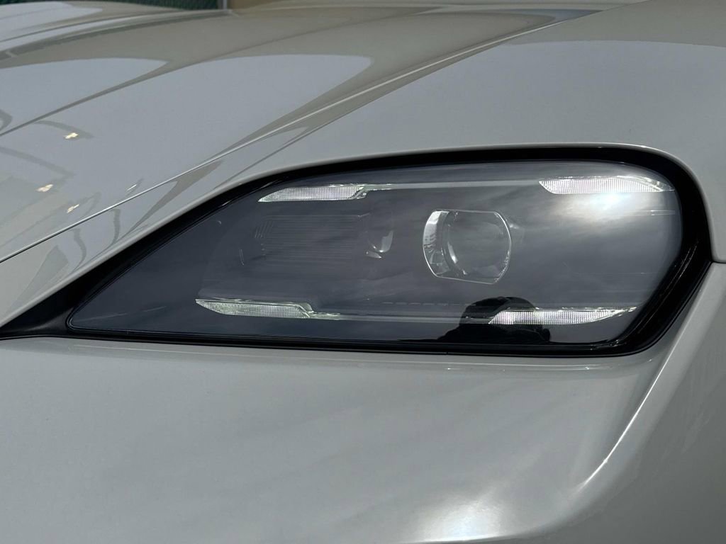 New 2025 Porsche Taycan 4S image 7