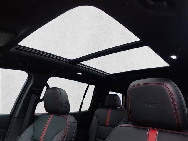 New 2026 Chevrolet Traverse RS w/ LPO, Floor Liner Package AWD/4WD image 14