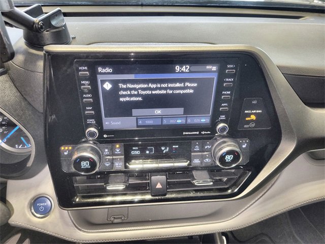 Used 2021 Toyota Highlander XLE image 18