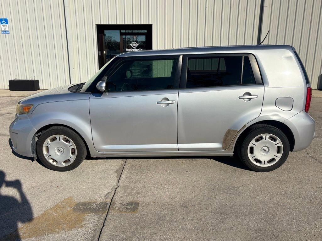 Used 2008 Scion xB FWD image 2
