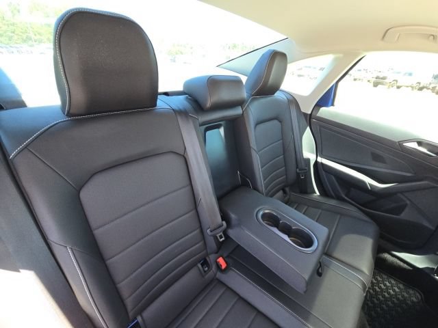 Used 2023 Volkswagen Jetta SE FWD image 14