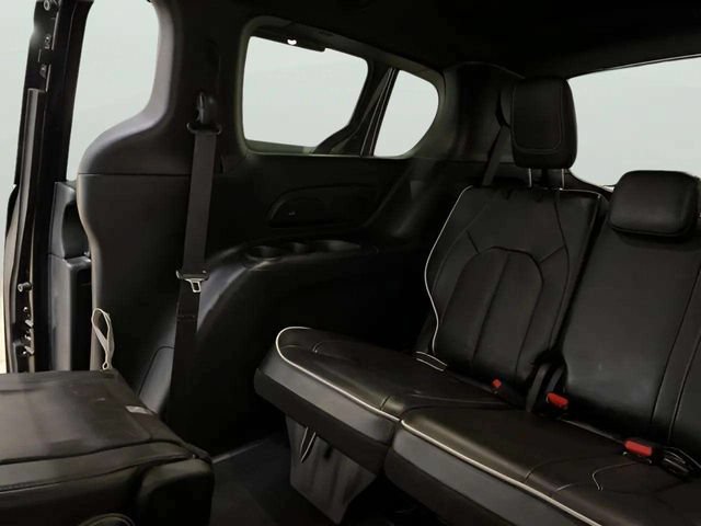 Used 2026 Chrysler Pacifica Limited FWD image 74
