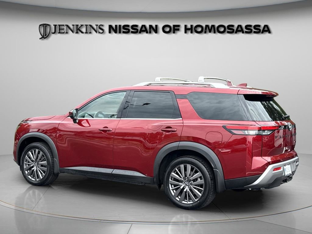 Certified 2023 Nissan Pathfinder SL w/ SL Premium Package FWD image 7