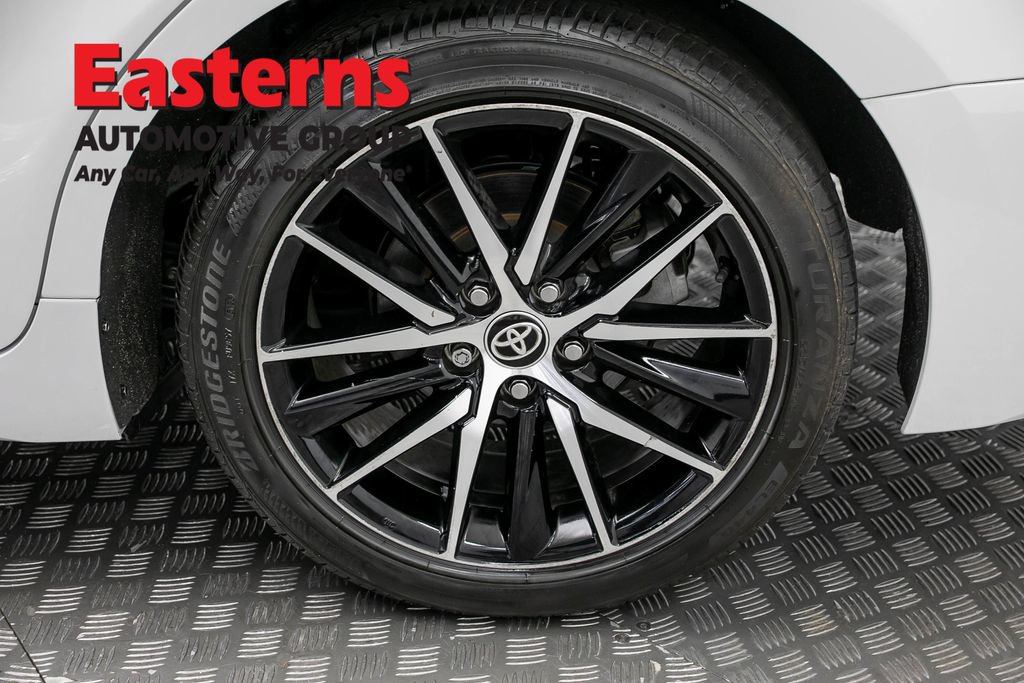 Used 2024 Toyota Camry SE w/ Cold Weather Package FWD image 32