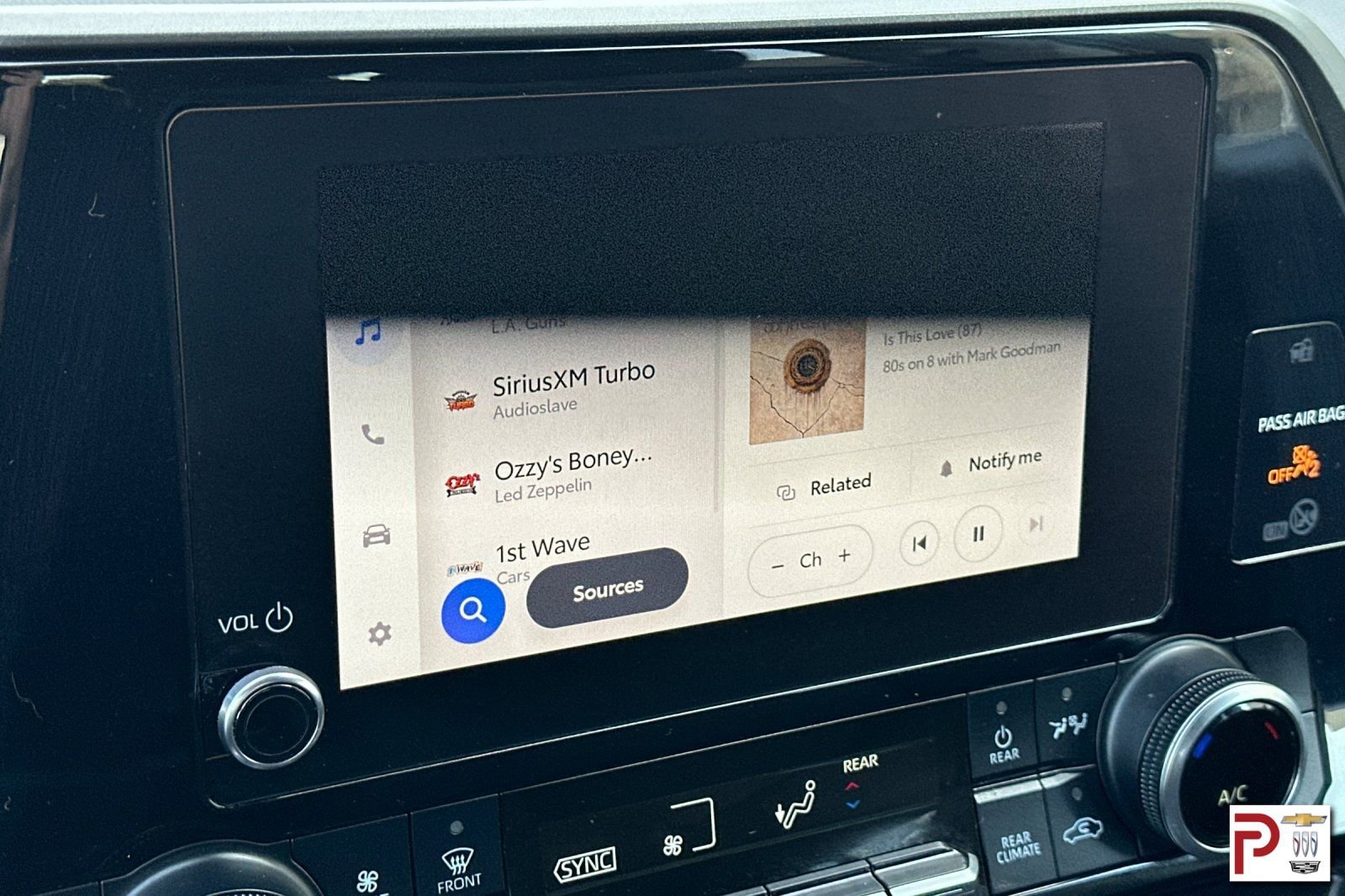 Used 2024 Toyota Highlander LE AWD/4WD image 25