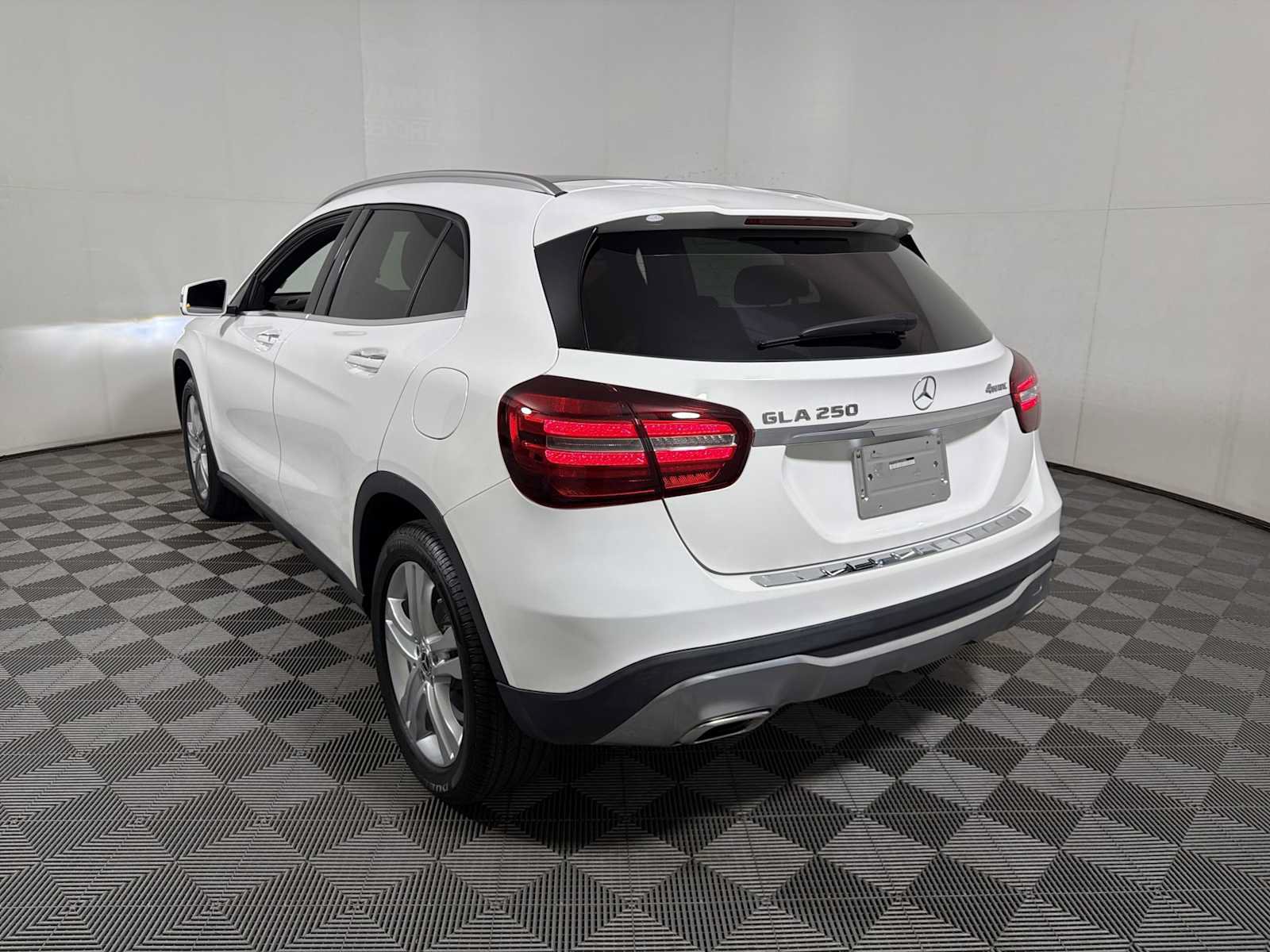 Used 2020 Mercedes-Benz GLA 250 4MATIC image 5