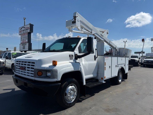 Used 2006 GMC TopKick C4500 2WD Regular Cab image 16