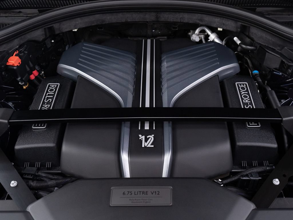 Certified 2025 Rolls-Royce Cullinan Black Badge AWD/4WD image 62