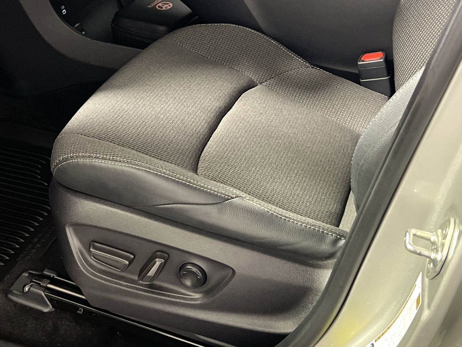 Used 2024 Toyota bZ4X XLE w/ Weather Package image 14