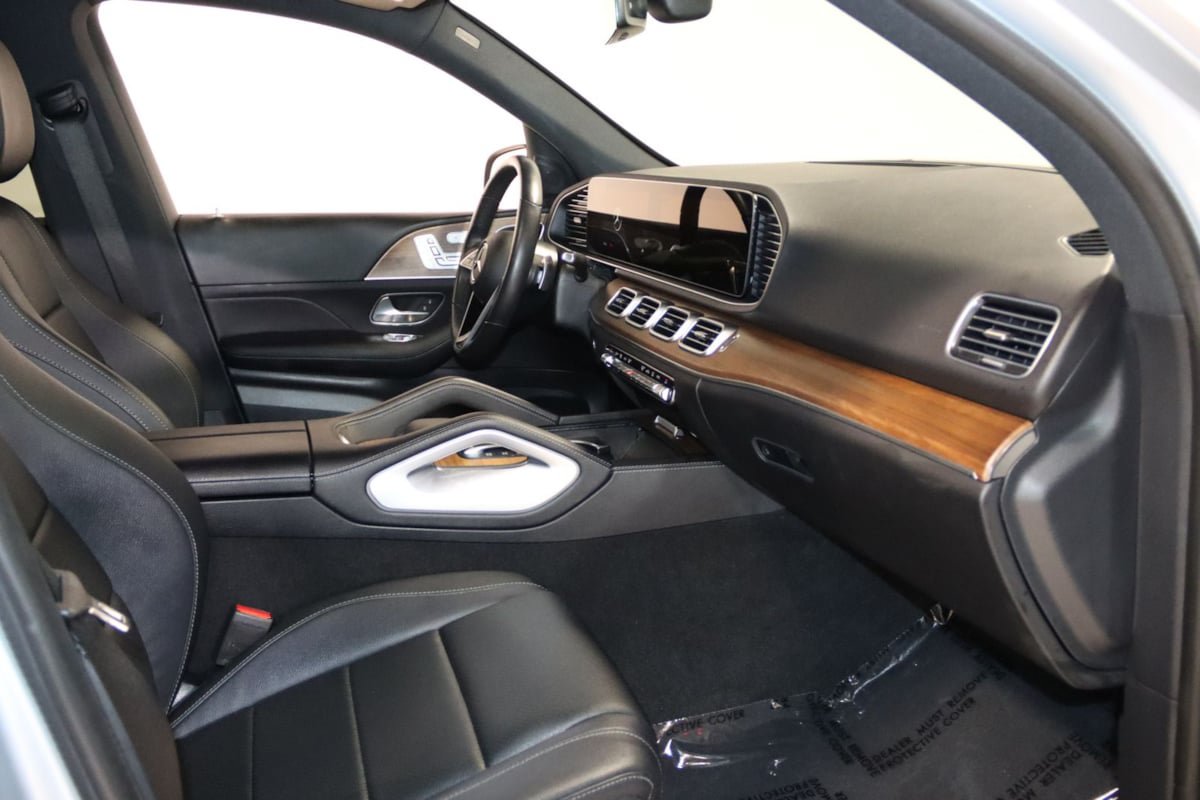 Used 2025 Mercedes-Benz GLE 350 4MATIC w/ Winter Package image 64