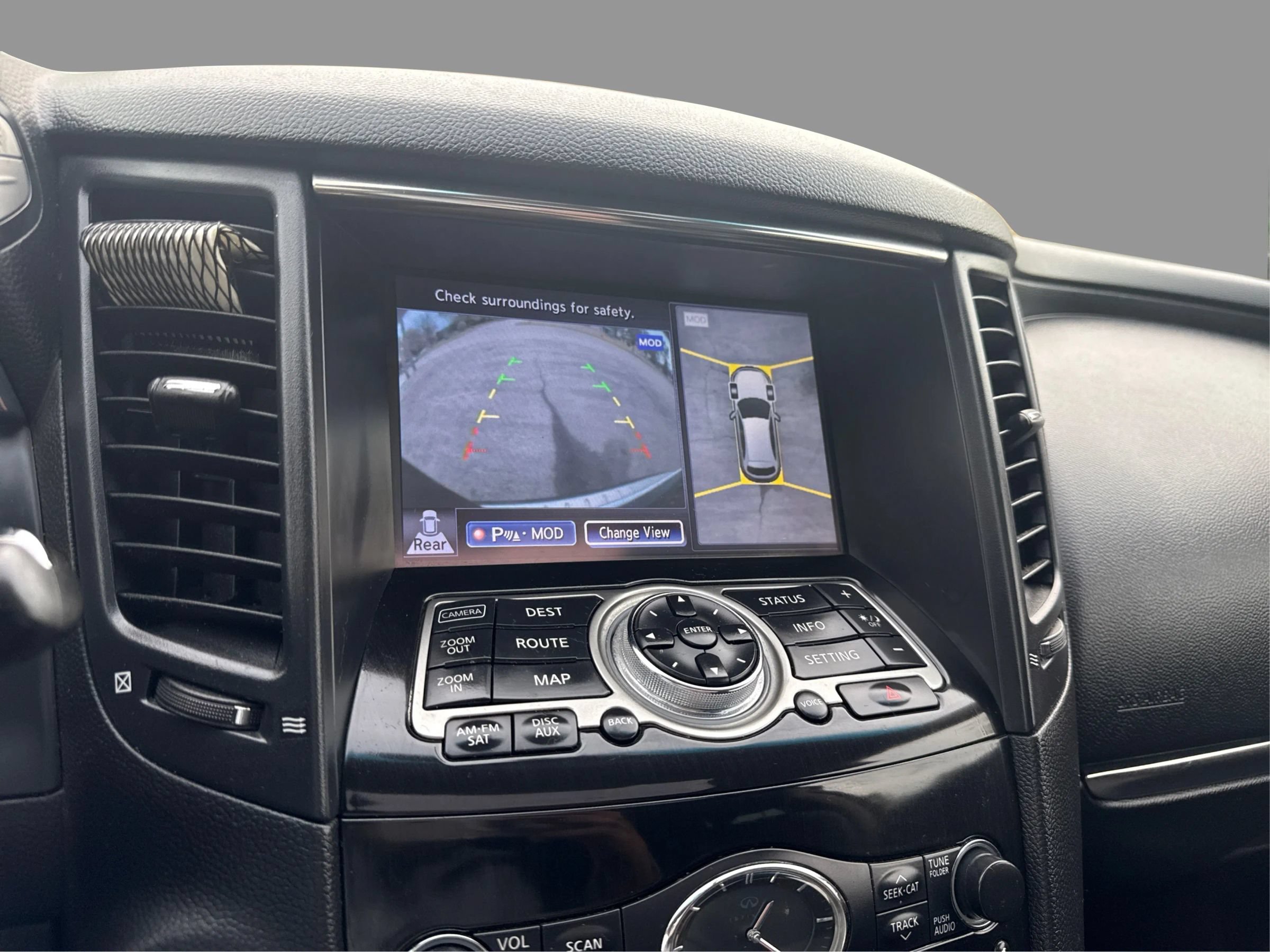 Used 2014 INFINITI QX70 AWD w/ Premium Package image 27