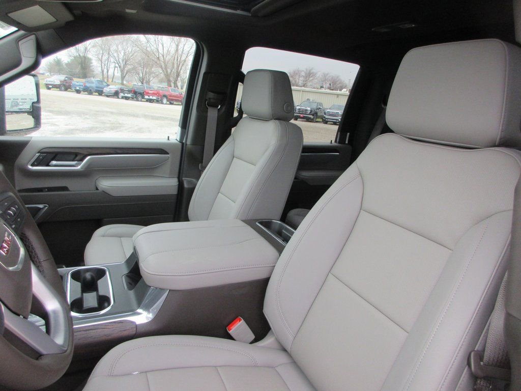 New 2026 GMC Sierra 3500 SLT w/ SLT Premium Package AWD/4WD image 14
