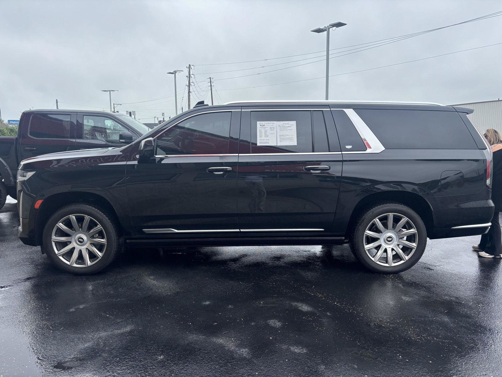 Used 2021 Cadillac Escalade ESV Premium Luxury Platinum AWD/4WD image 18