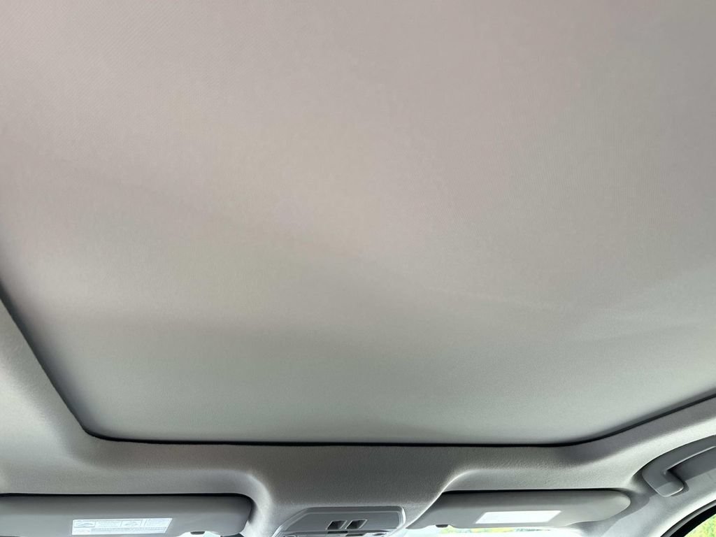 New 2026 Nissan Kicks SR w/ SR Premium Package FWD image 26