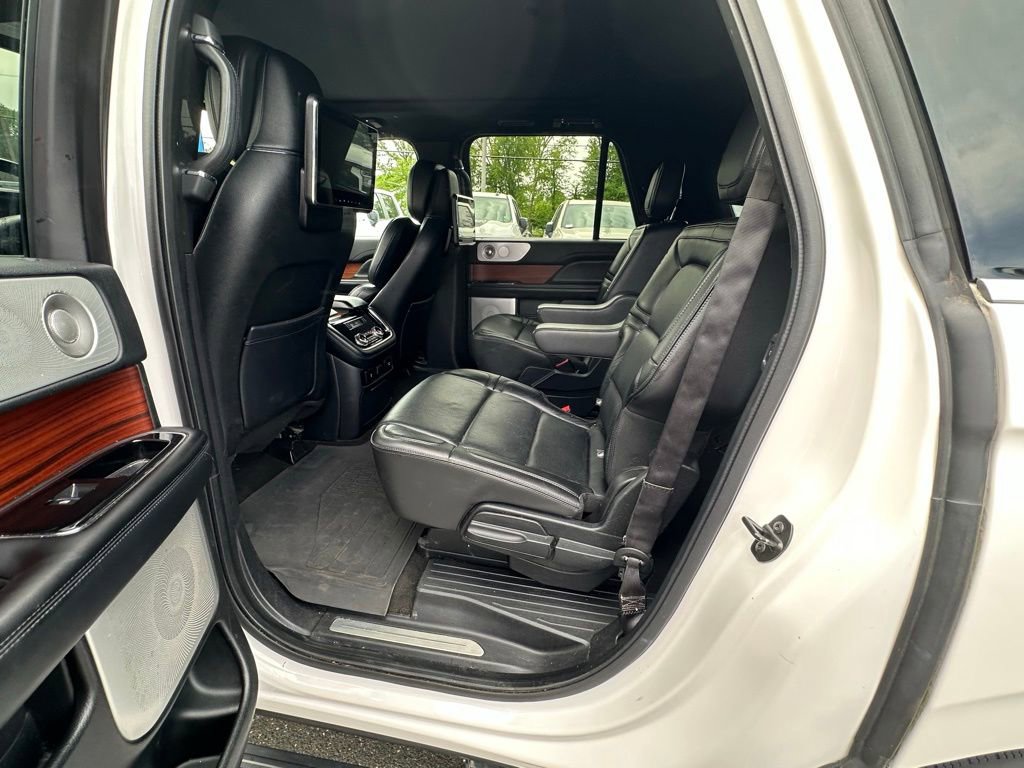 Used 2018 Lincoln Navigator L Reserve w/ Technology Package AWD/4WD image 23