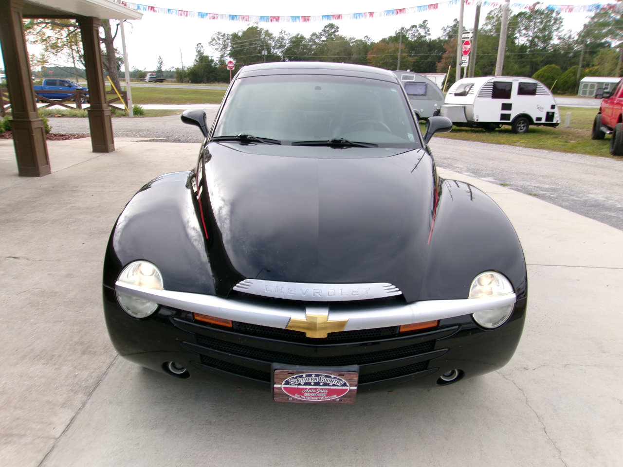Used 2003 Chevrolet SSR w/ Preferred Equipment Group image 2