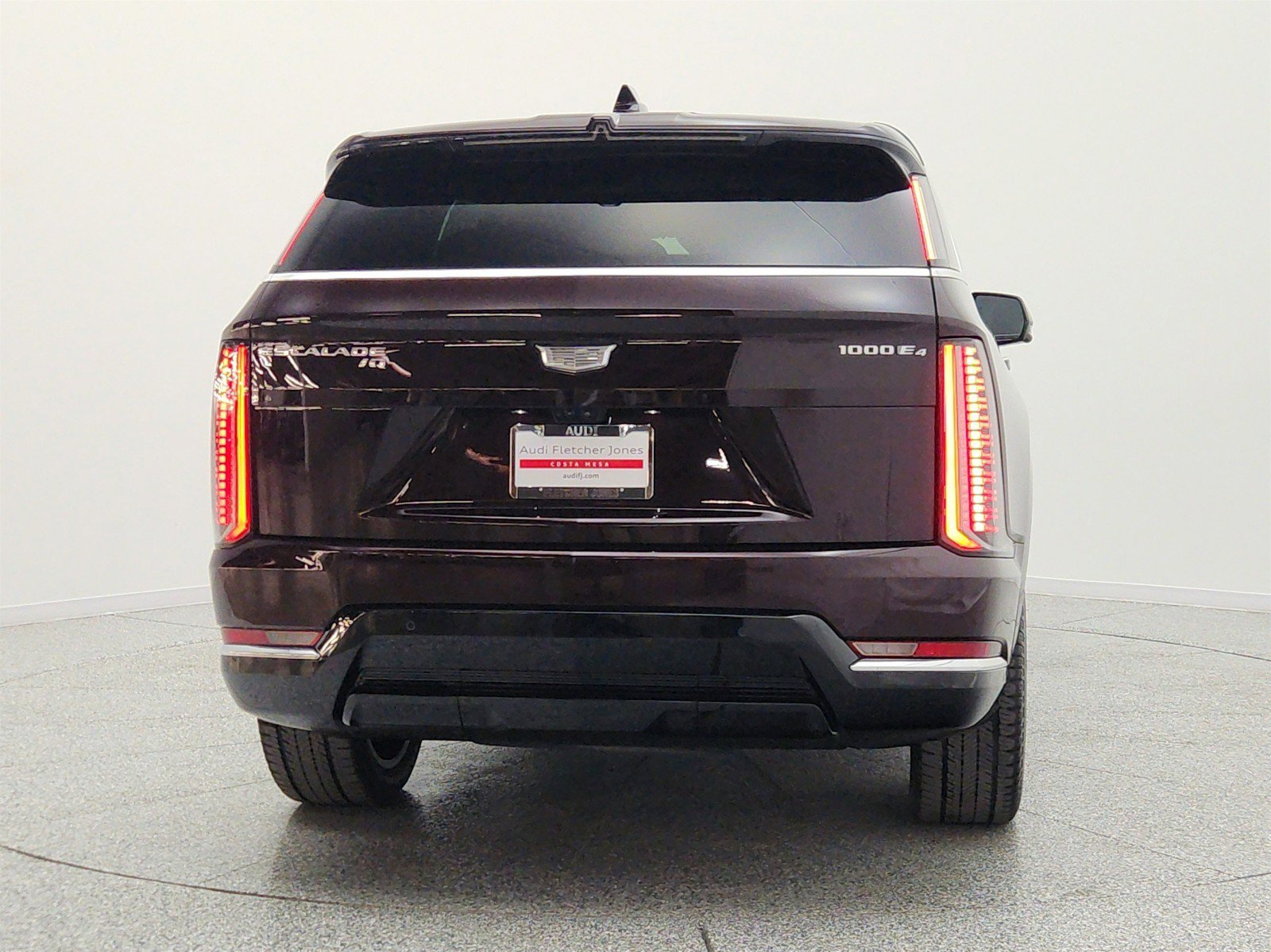Used 2025 Cadillac Escalade IQ Luxury 2 w/ LPO, Premium Carpet Package AWD/4WD image 6