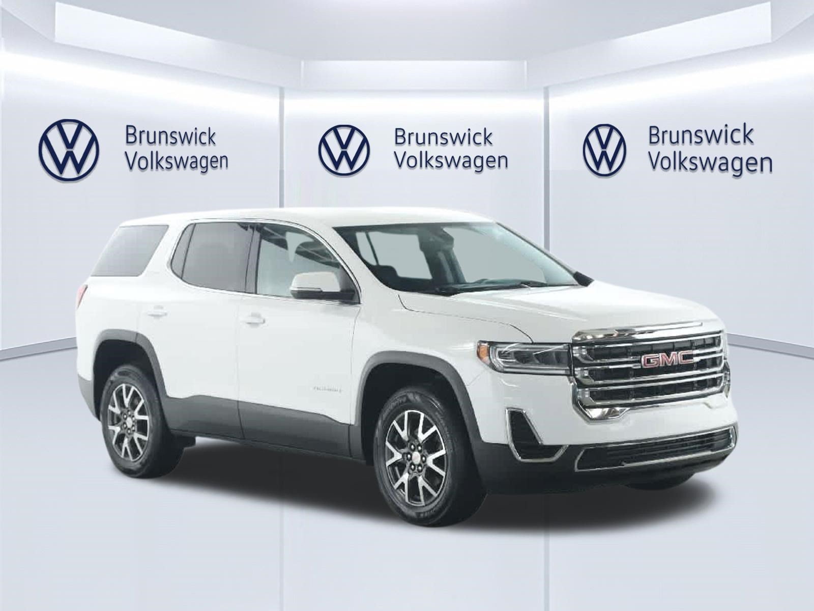Used 2023 GMC Acadia SLE FWD image 9