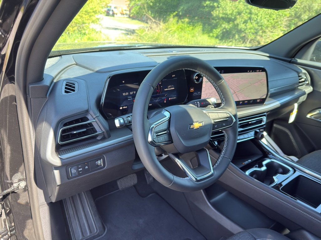 New 2026 Chevrolet Traverse LT w/ Sun and Wheel Package FWD image 24