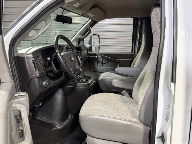 Used 2021 Chevrolet Express 3500 w/ Power Convenience Package image 17