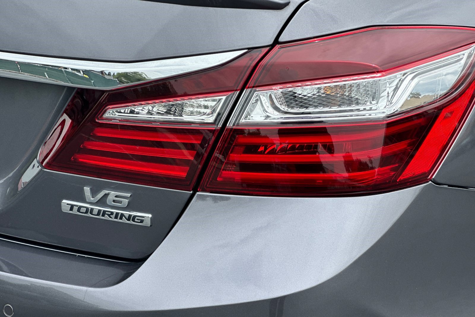 Used 2017 Honda Accord Touring image 13