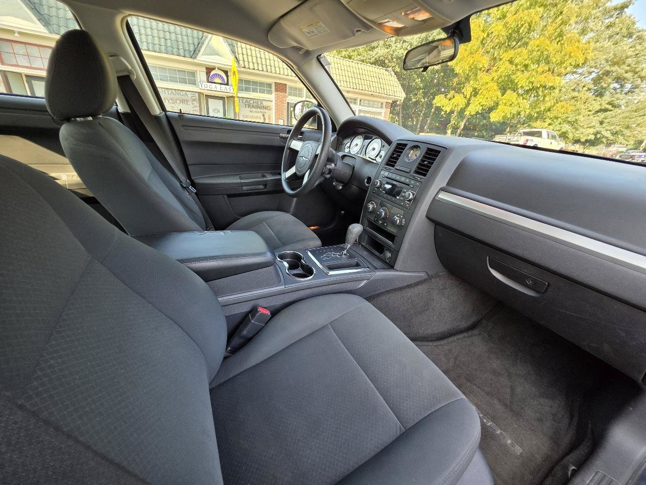 Used 2008 Chrysler 300 LX RWD image 34