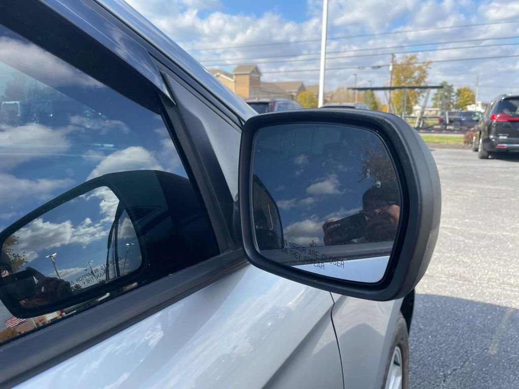 Used 2021 Ford Edge SE image 14