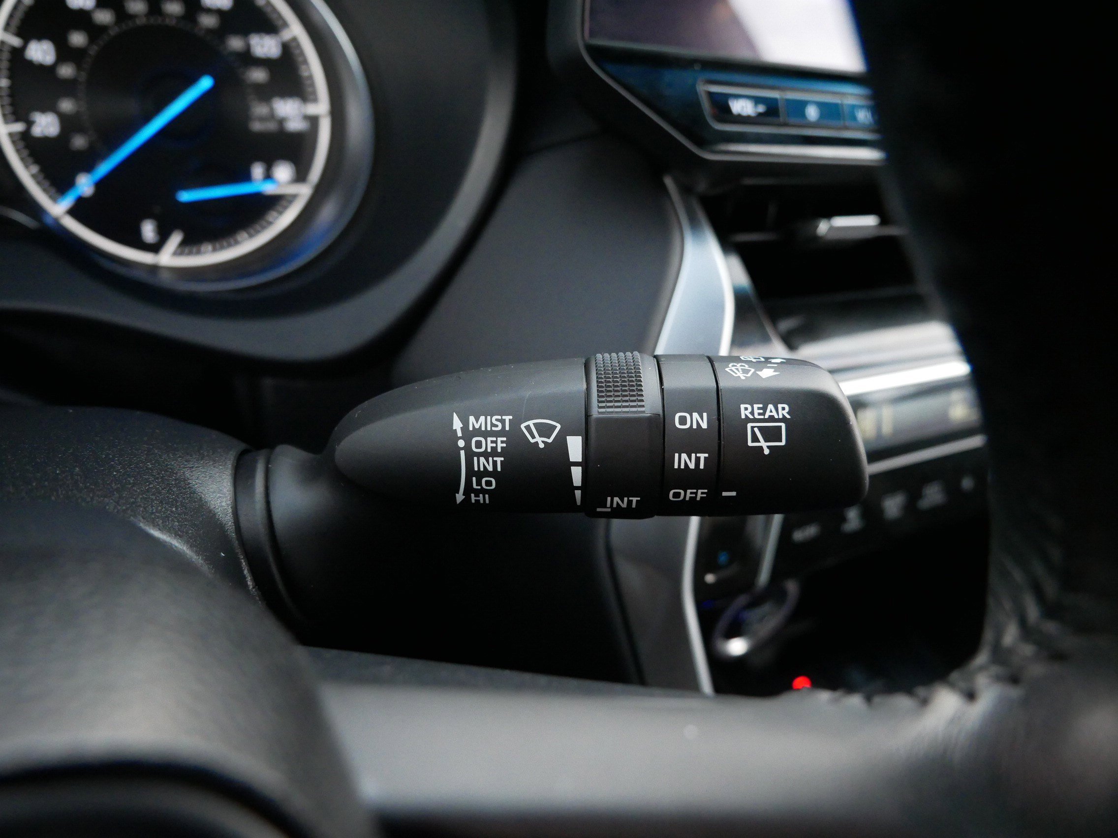 Used 2024 Toyota Venza XLE image 33