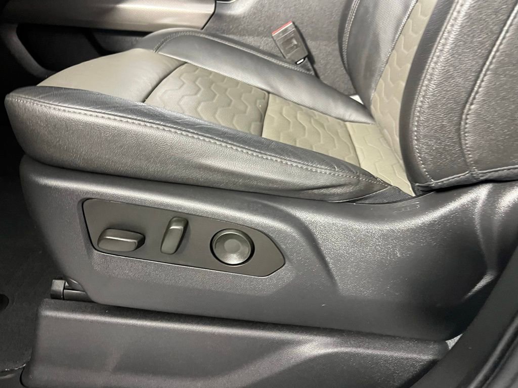 Used 2022 Chevrolet Silverado 1500 ZR2 w/ Technology Package image 27
