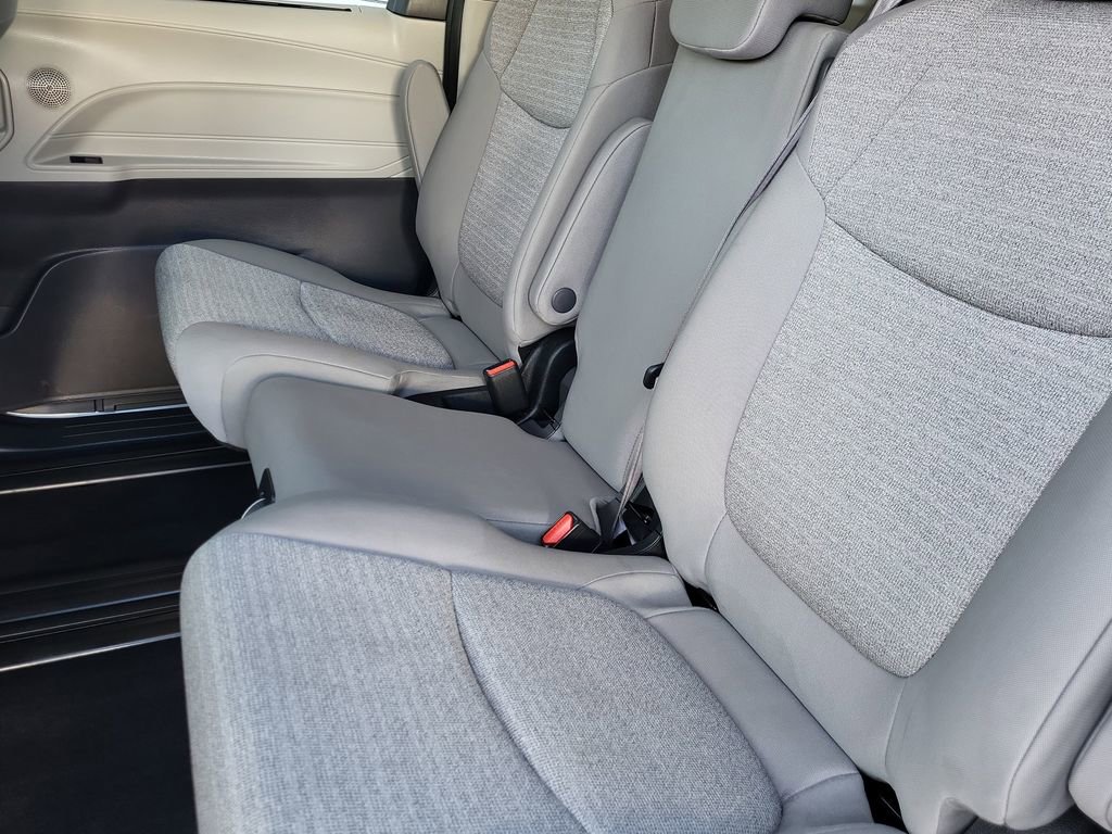 Used 2023 Toyota Sienna LE image 13