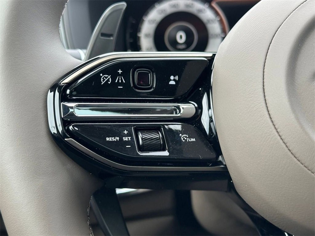 New 2026 Aston Martin DBX 707 image 18